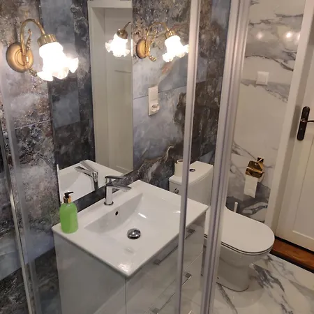 Tessa Jagiellonska Apartment